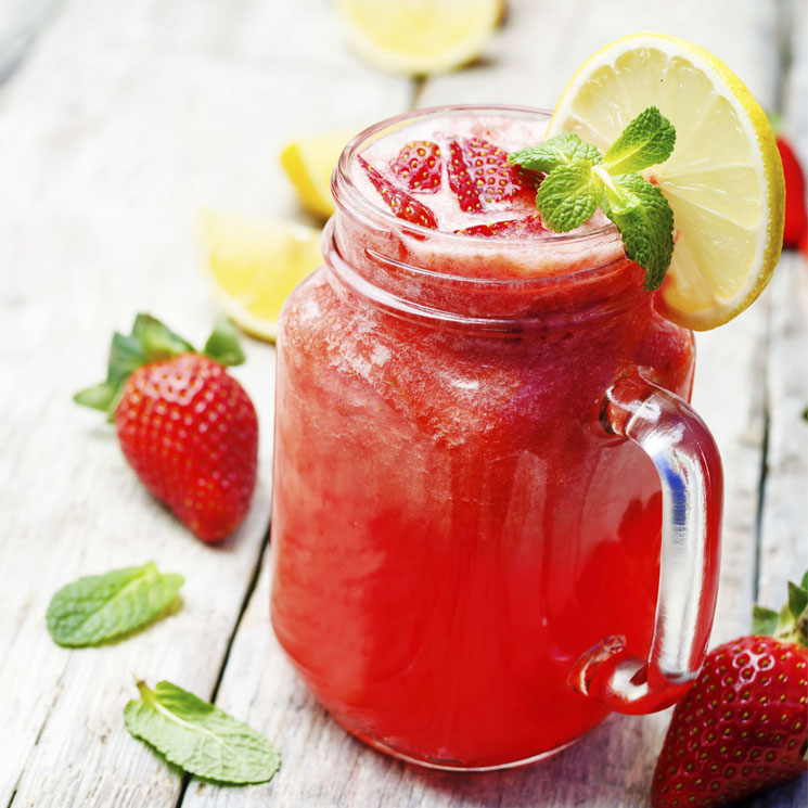 receta-limonada-frutos-rojos