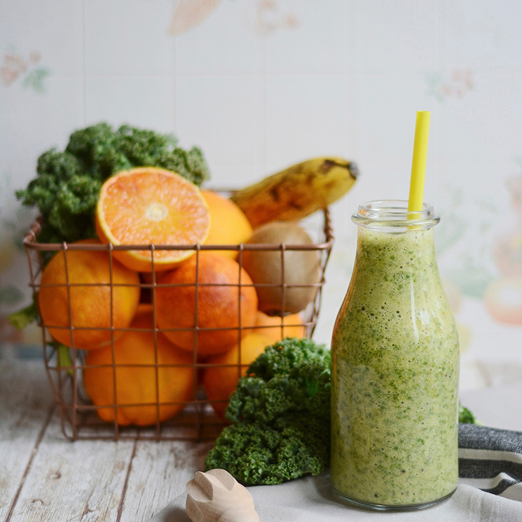 smoothie-kale-platano-naranja-kiwi