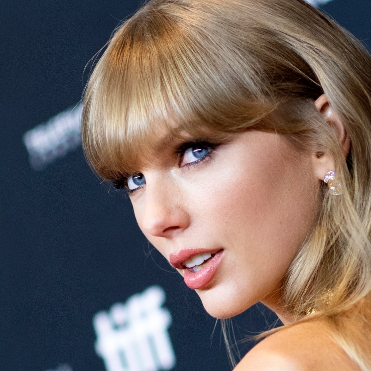 Imagen de Taylor Swift en una alfombra roja